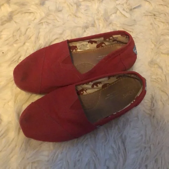 Red TOMS - Picture 2 of 4